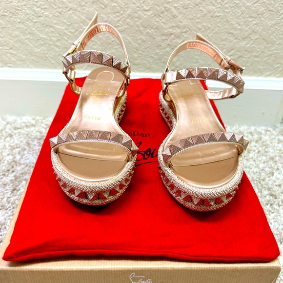 Gorgeous Christian Louboutin Sandals size 36 - Picture 1 of 7